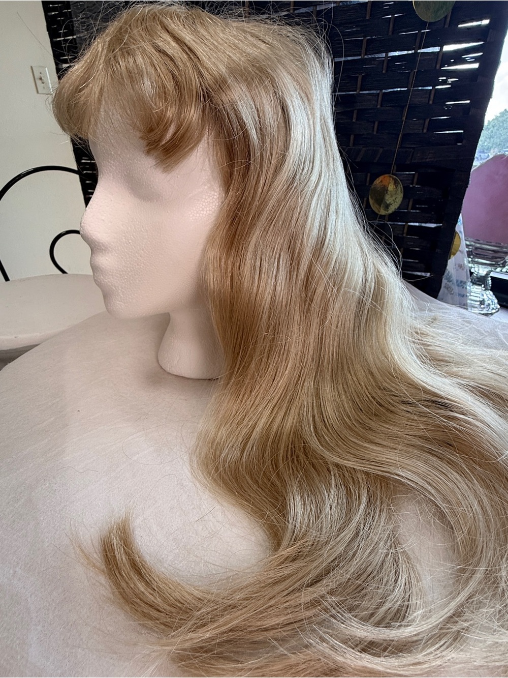 Blonde Women's Wig with Natural Waves - Light Golden Blonde babydoll retro - Picture 2 of 5